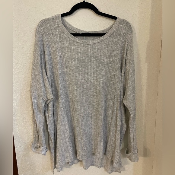 Carly Jean Los Angeles Evelyn Sweater - Picture 2 of 2